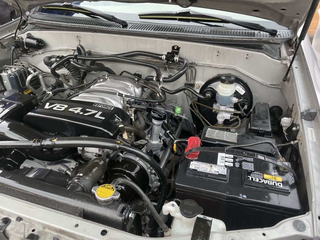 Clean vehicle engine bay